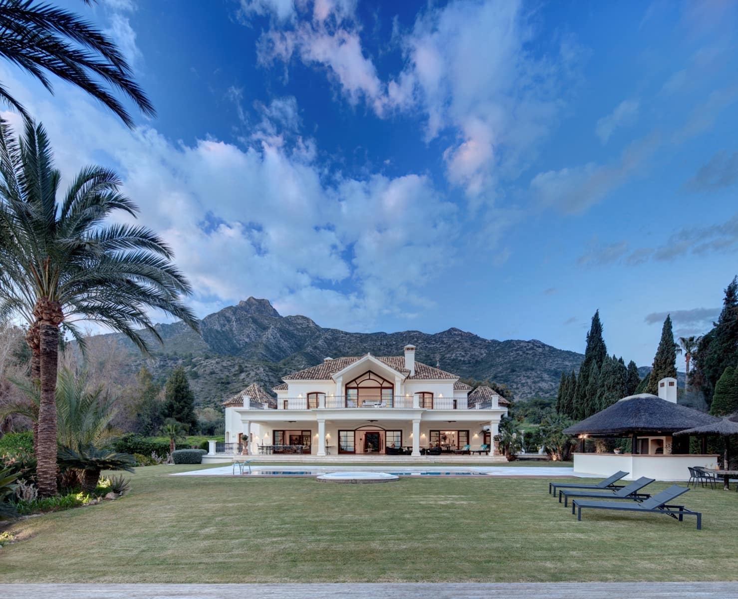 5 bedroom Villa for sale in Marbella with pool garage - € 8,500,000 (Ref: 9719774)