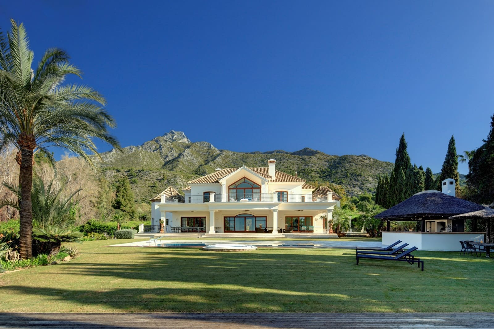 5 bedroom Villa for sale in Marbella with pool garage - € 8,500,000 (Ref: 9719774)