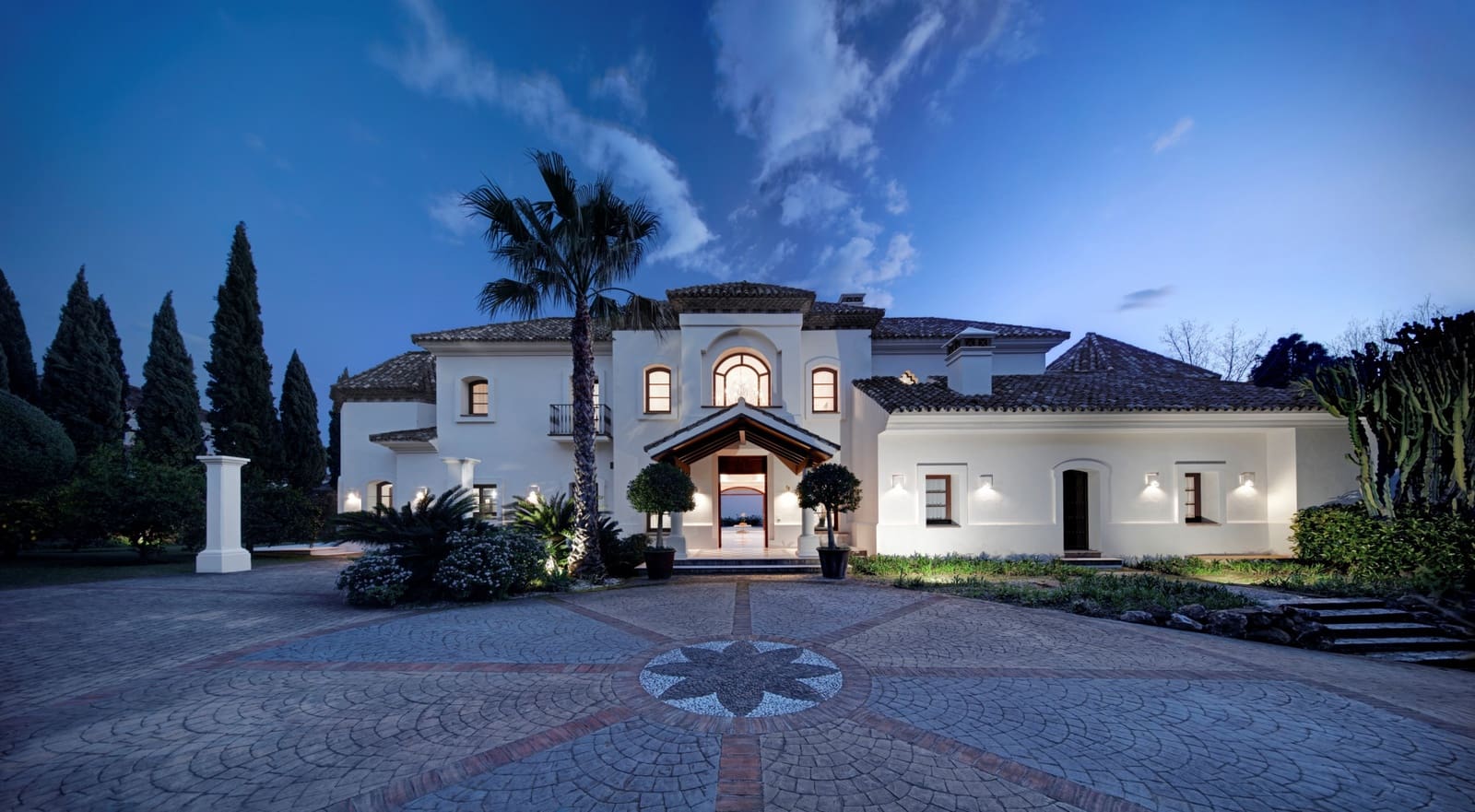 5 bedroom Villa for sale in Marbella with pool garage - € 8,500,000 (Ref: 9719774)