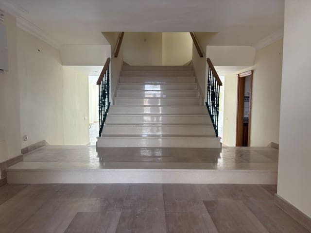 8 soveværelse Villa til salg i Ojen med swimmingpool - € 1.350.000 (Ref: 9721488)