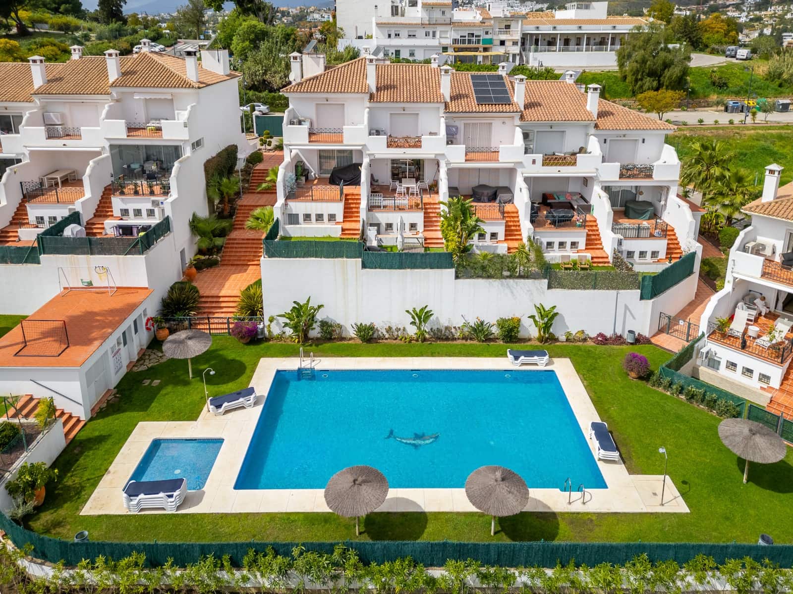 3 camera da letto Casa in vendita in El Paraiso con piscina garage - 595.000 € (Rif: 9721491)