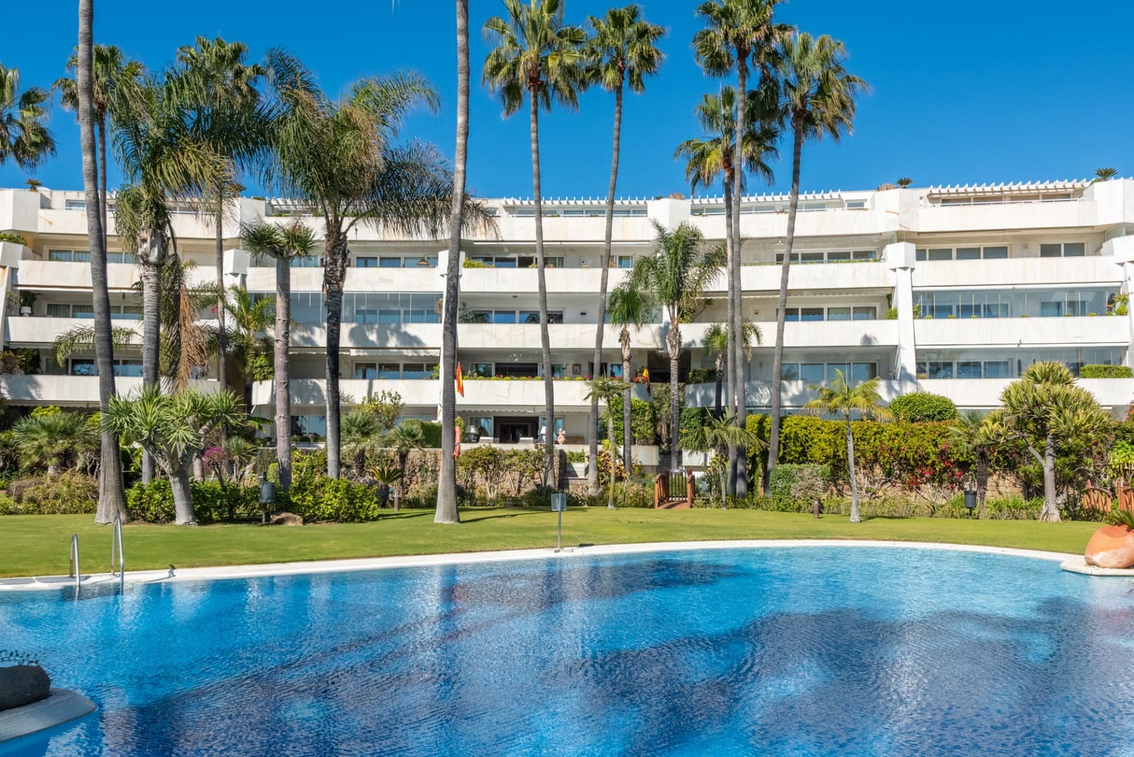 3 Zimmer Apartment zu verkaufen in Marbella mit Pool Garage - 4.250.000 € (Ref: 9721492)