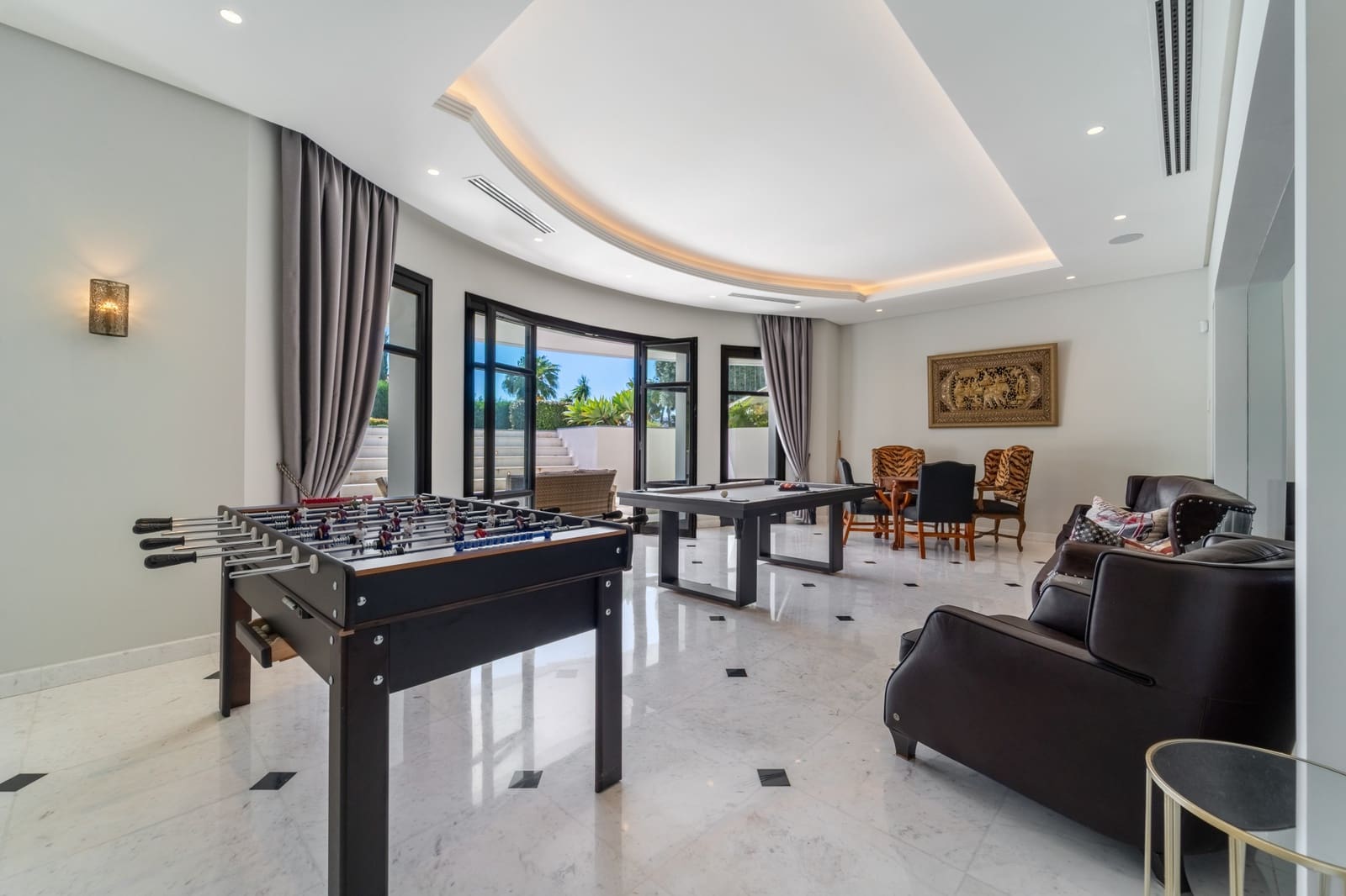 5 bedroom Villa for rent in Benahavis with pool garage - € 22,000 (Ref: 9731214)