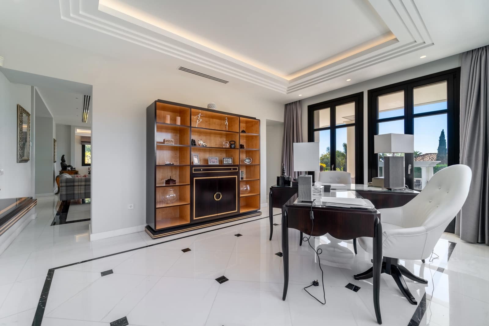 5 bedroom Villa for rent in Benahavis with pool garage - € 22,000 (Ref: 9731214)