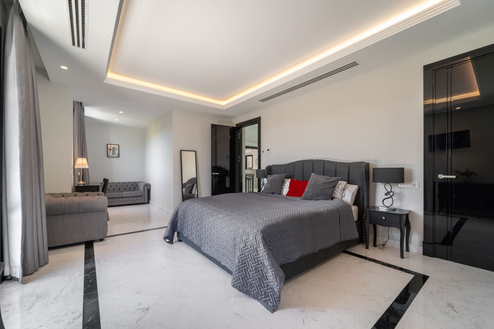 5 bedroom Villa for rent in Benahavis with pool garage - € 22,000 (Ref: 9731214)