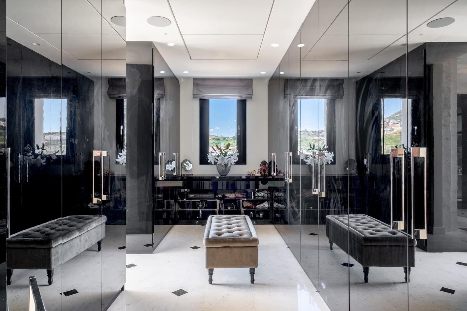 5 bedroom Villa for rent in Benahavis with pool garage - € 22,000 (Ref: 9731214)