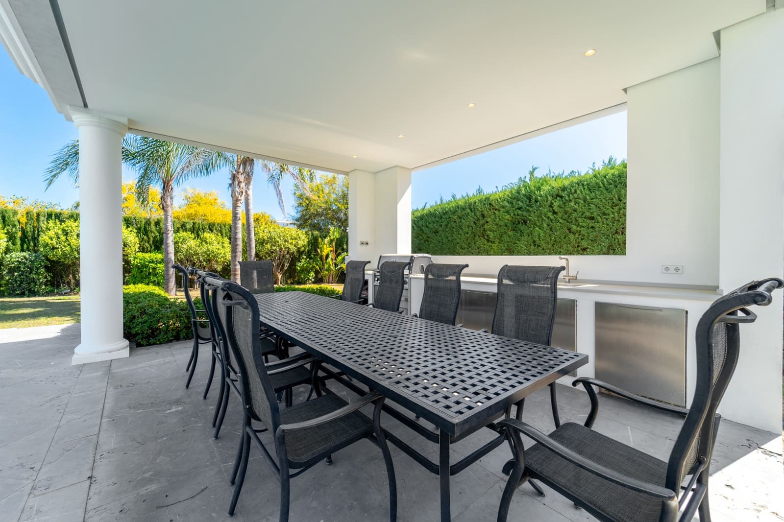 5 bedroom Villa for rent in Benahavis with pool garage - € 22,000 (Ref: 9731214)