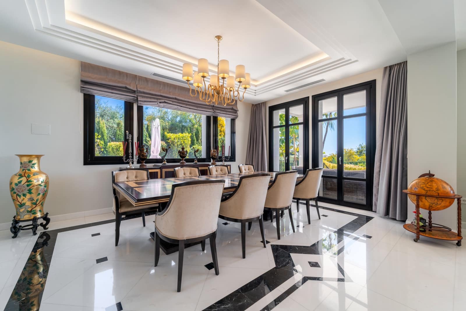 5 bedroom Villa for rent in Benahavis with pool garage - € 22,000 (Ref: 9731214)