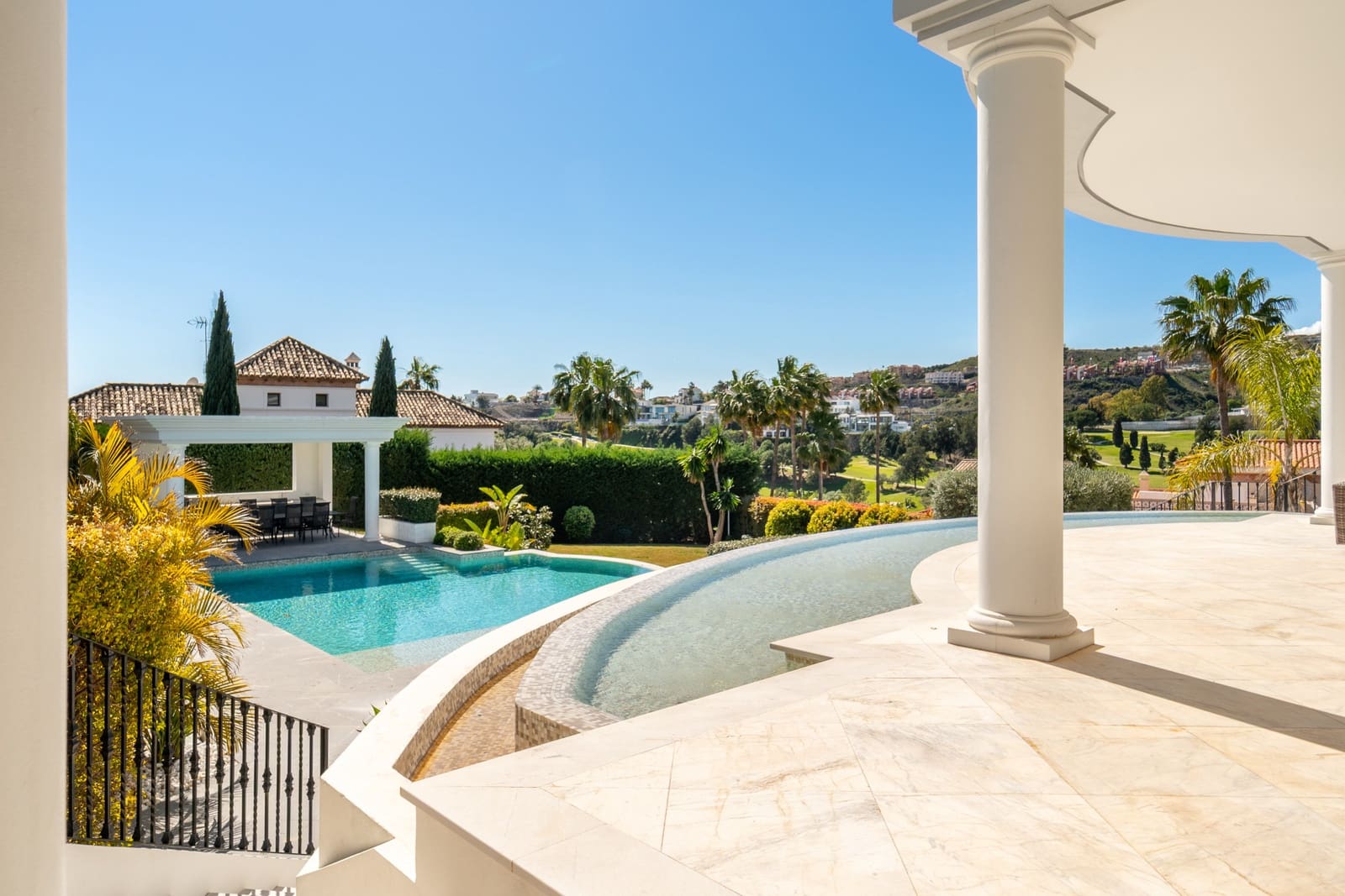 5 bedroom Villa for rent in Benahavis with pool garage - € 22,000 (Ref: 9731214)