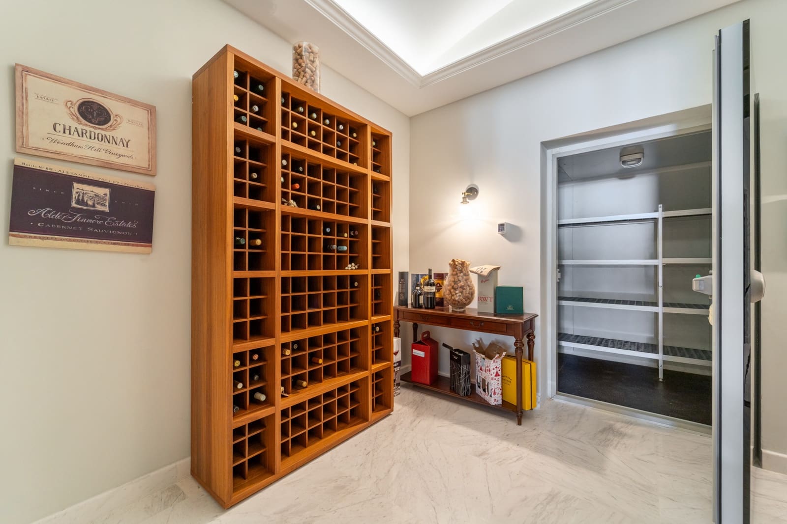 5 bedroom Villa for rent in Benahavis with pool garage - € 22,000 (Ref: 9731214)