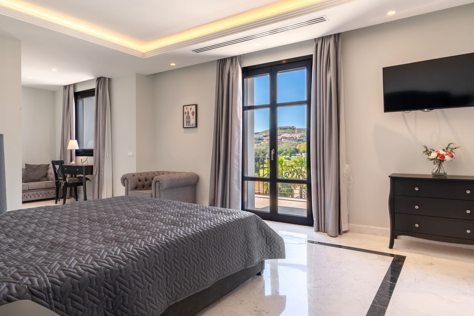 5 bedroom Villa for rent in Benahavis with pool garage - € 22,000 (Ref: 9731214)