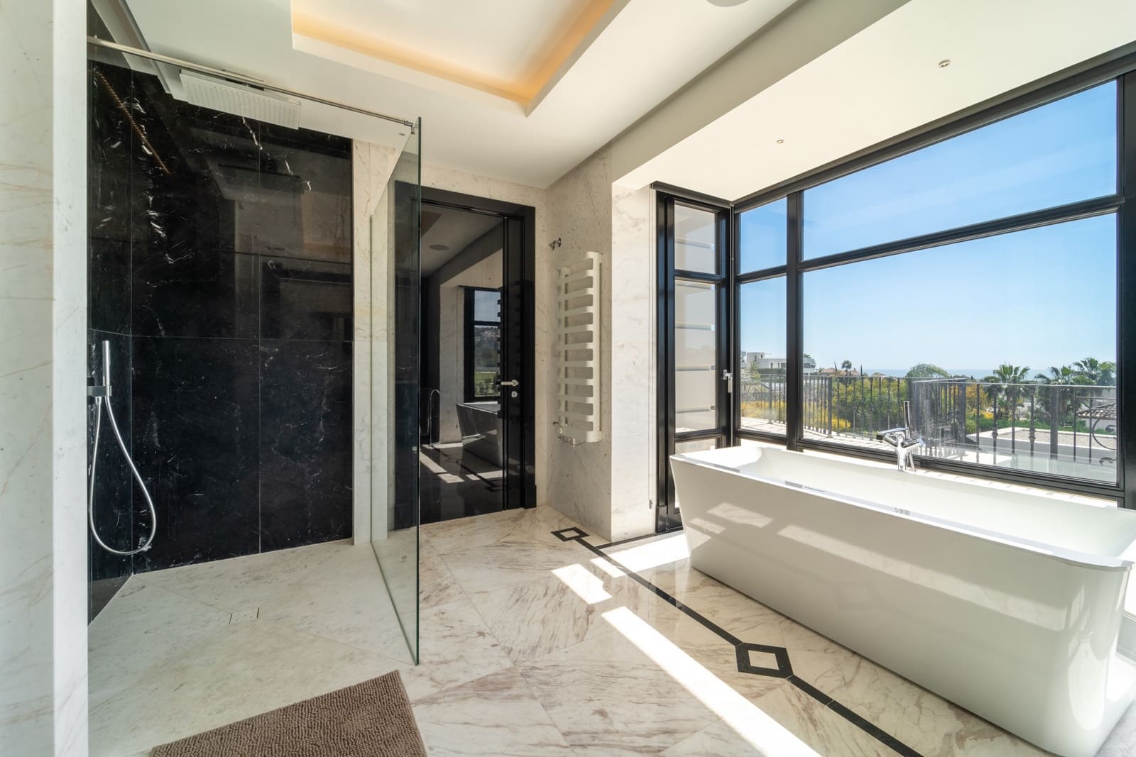 5 bedroom Villa for rent in Benahavis with pool garage - € 22,000 (Ref: 9731214)