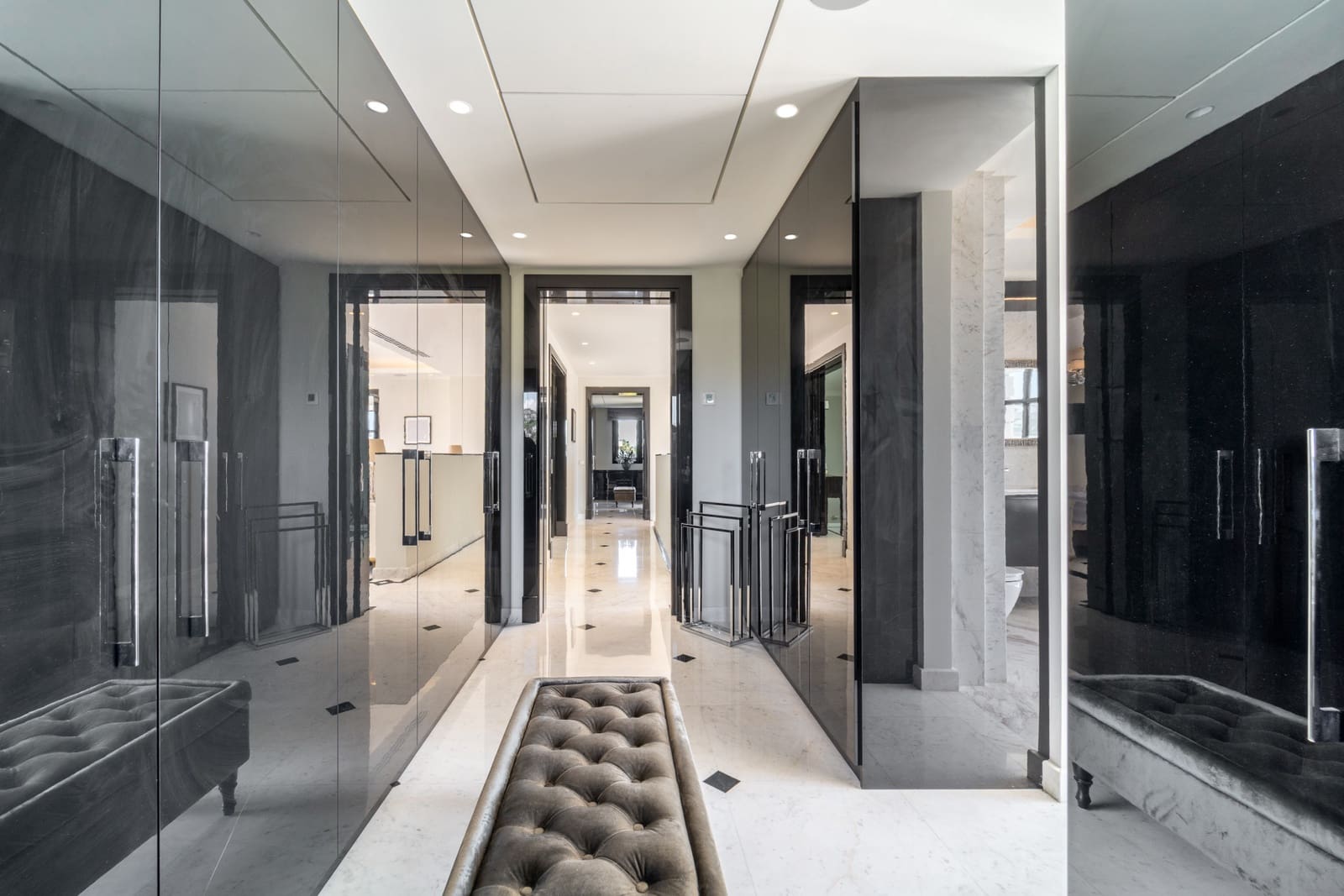 5 bedroom Villa for rent in Benahavis with pool garage - € 22,000 (Ref: 9731214)