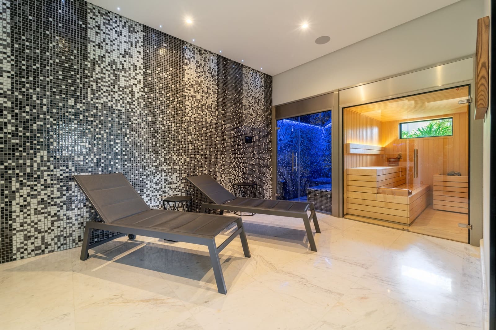 5 bedroom Villa for rent in Benahavis with pool garage - € 22,000 (Ref: 9731214)