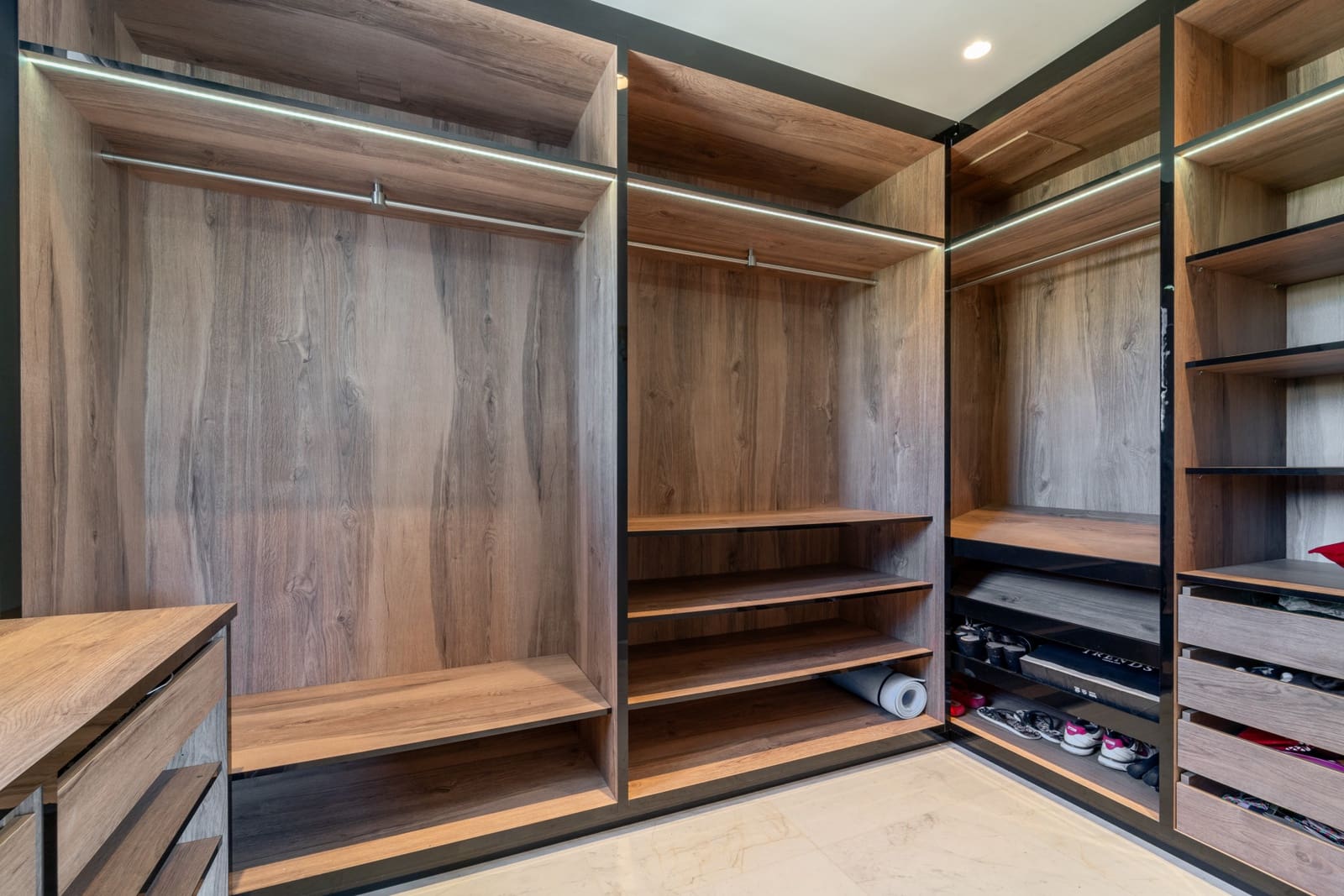 5 bedroom Villa for rent in Benahavis with pool garage - € 22,000 (Ref: 9731214)