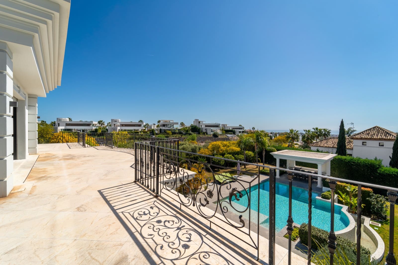 5 bedroom Villa for rent in Benahavis with pool garage - € 22,000 (Ref: 9731214)