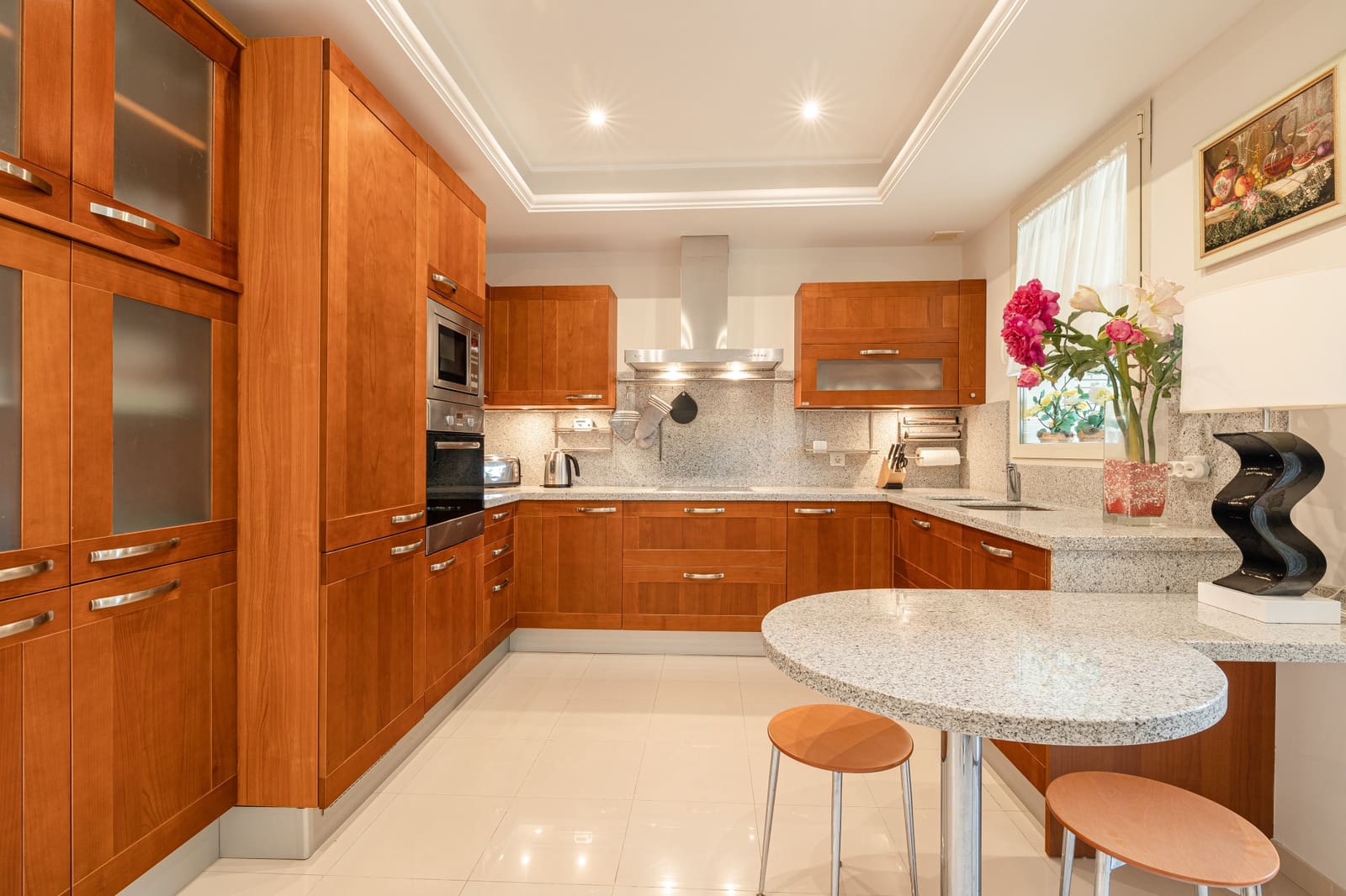 2 bedroom Apartment for sale in Marbella with pool garage - € 2,680,000 (Ref: 9731897)