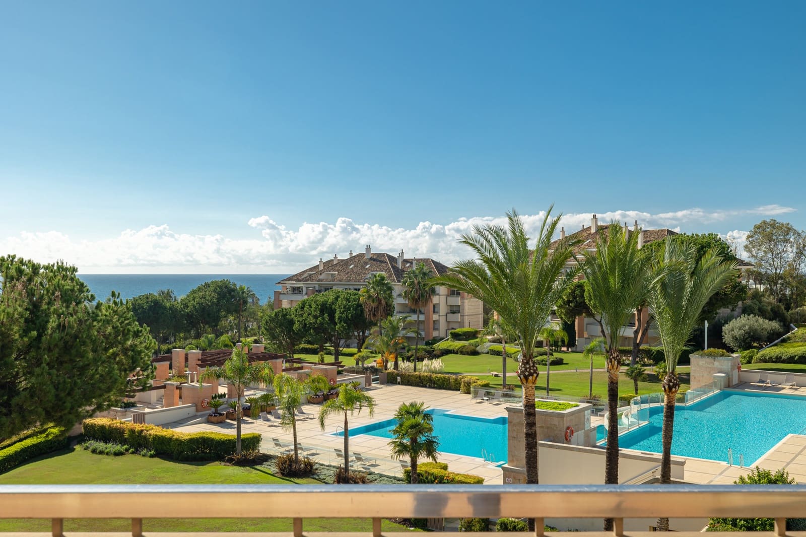 2 bedroom Apartment for sale in Marbella with pool garage - € 2,680,000 (Ref: 9731897)