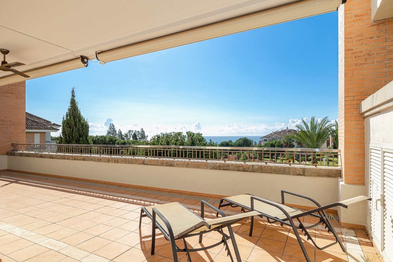 2 bedroom Apartment for sale in Marbella with pool garage - € 2,680,000 (Ref: 9731897)