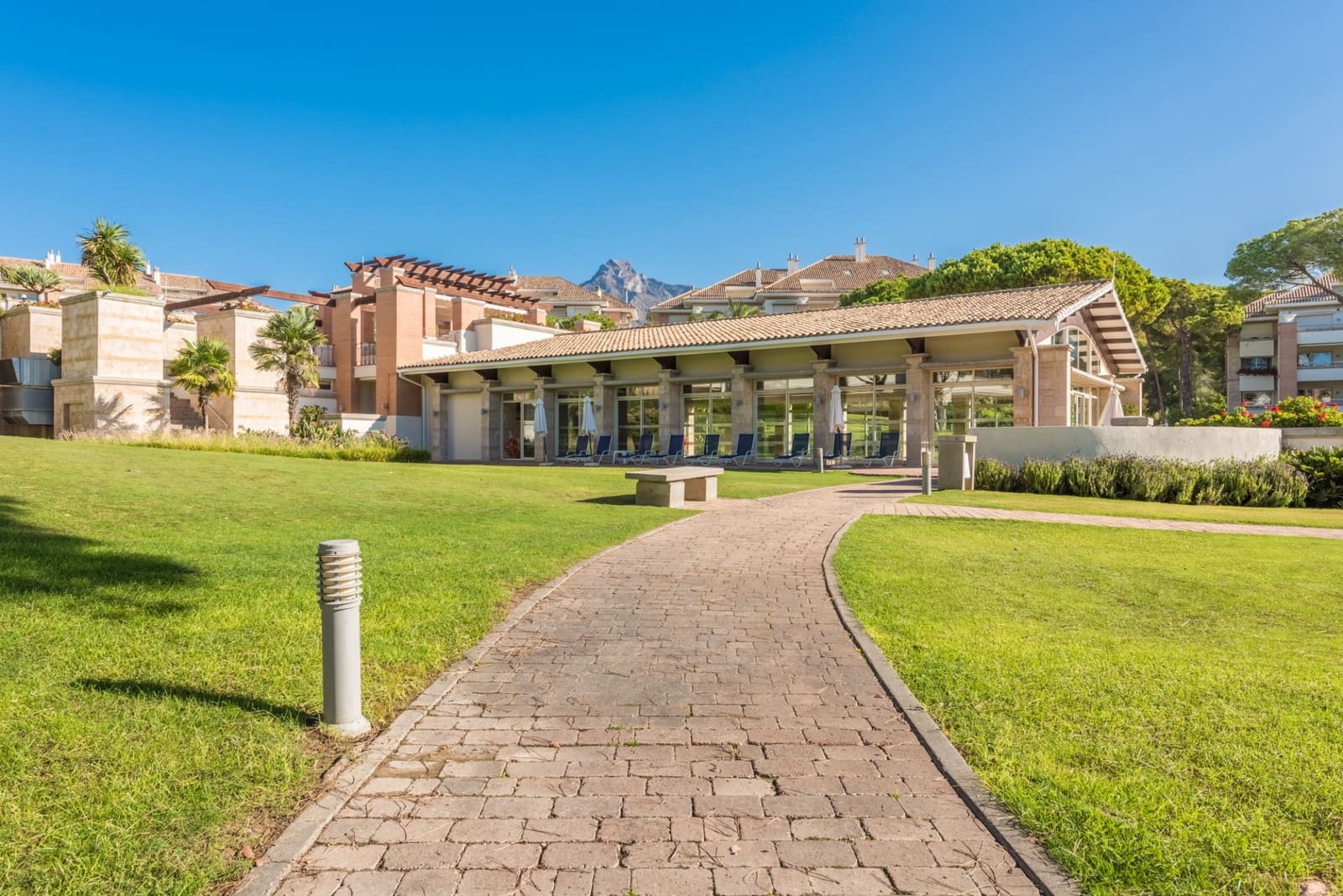 2 bedroom Apartment for sale in Marbella with pool garage - € 2,680,000 (Ref: 9731897)