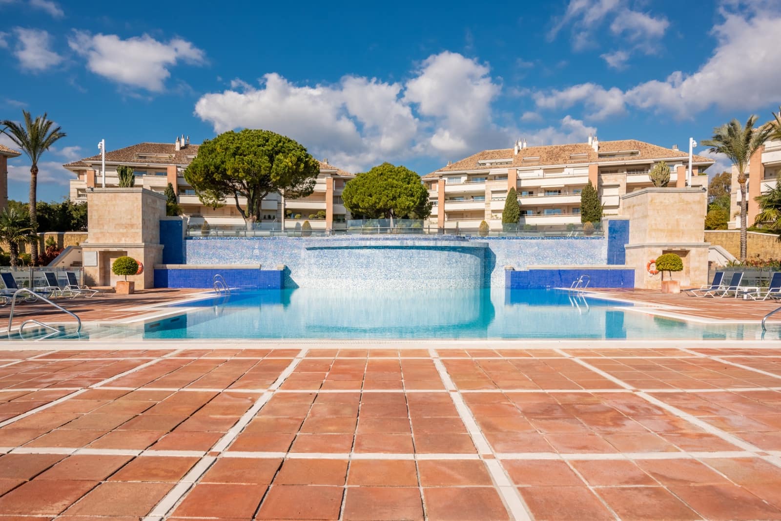 2 bedroom Apartment for sale in Marbella with pool garage - € 2,680,000 (Ref: 9731897)