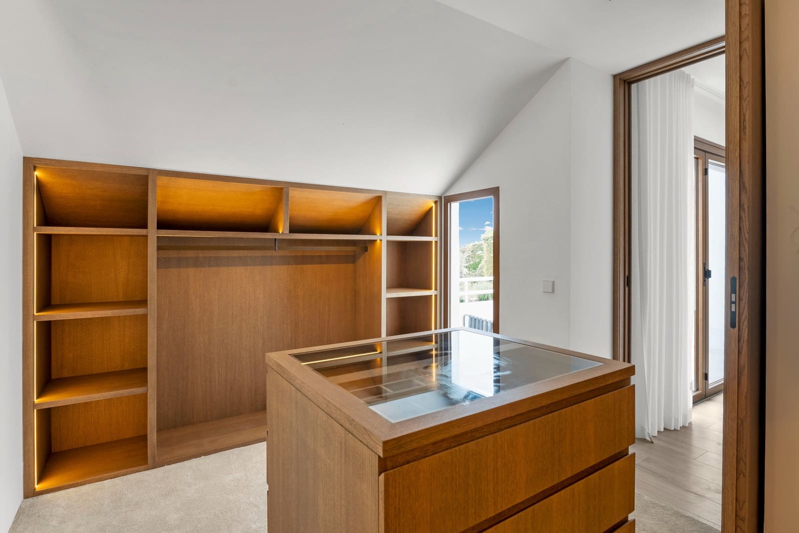 Apartamento de 4 habitaciones en Marbella en venta con piscina - 2.495.000 € (Ref: 9731899)