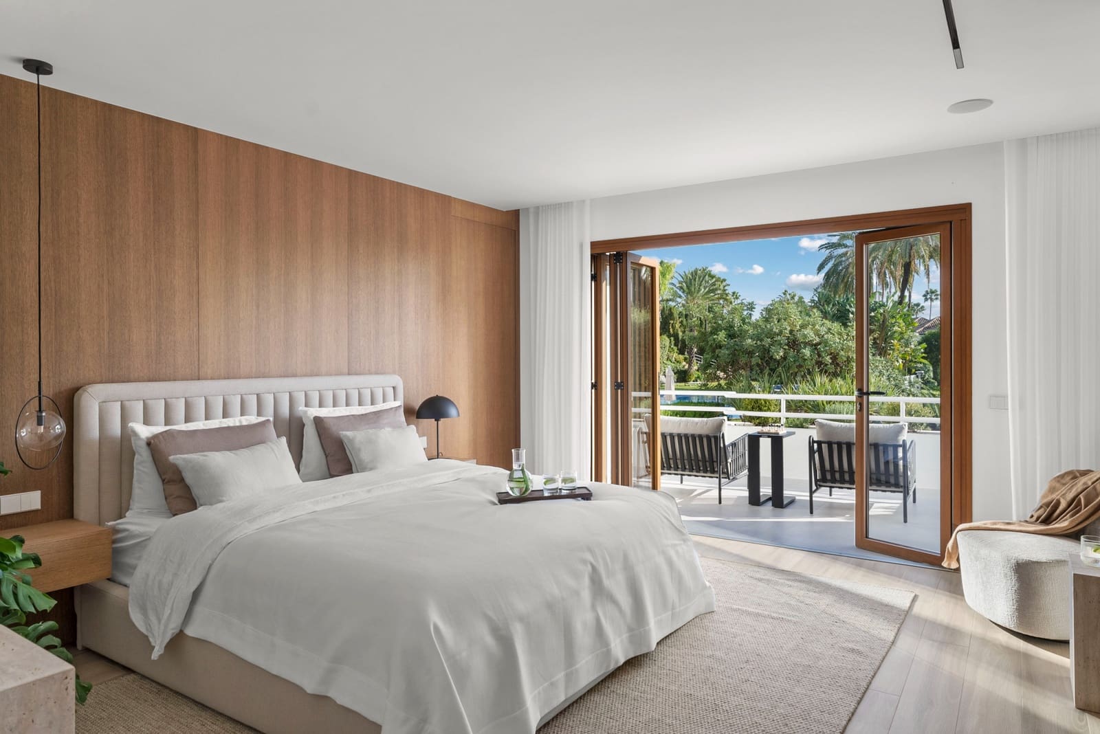 Apartamento de 4 habitaciones en Marbella en venta con piscina - 2.495.000 € (Ref: 9731899)