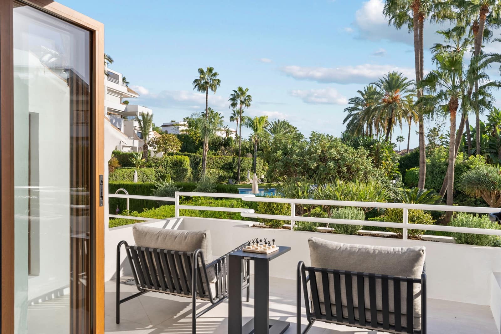 Apartamento de 4 habitaciones en Marbella en venta con piscina - 2.495.000 € (Ref: 9731899)