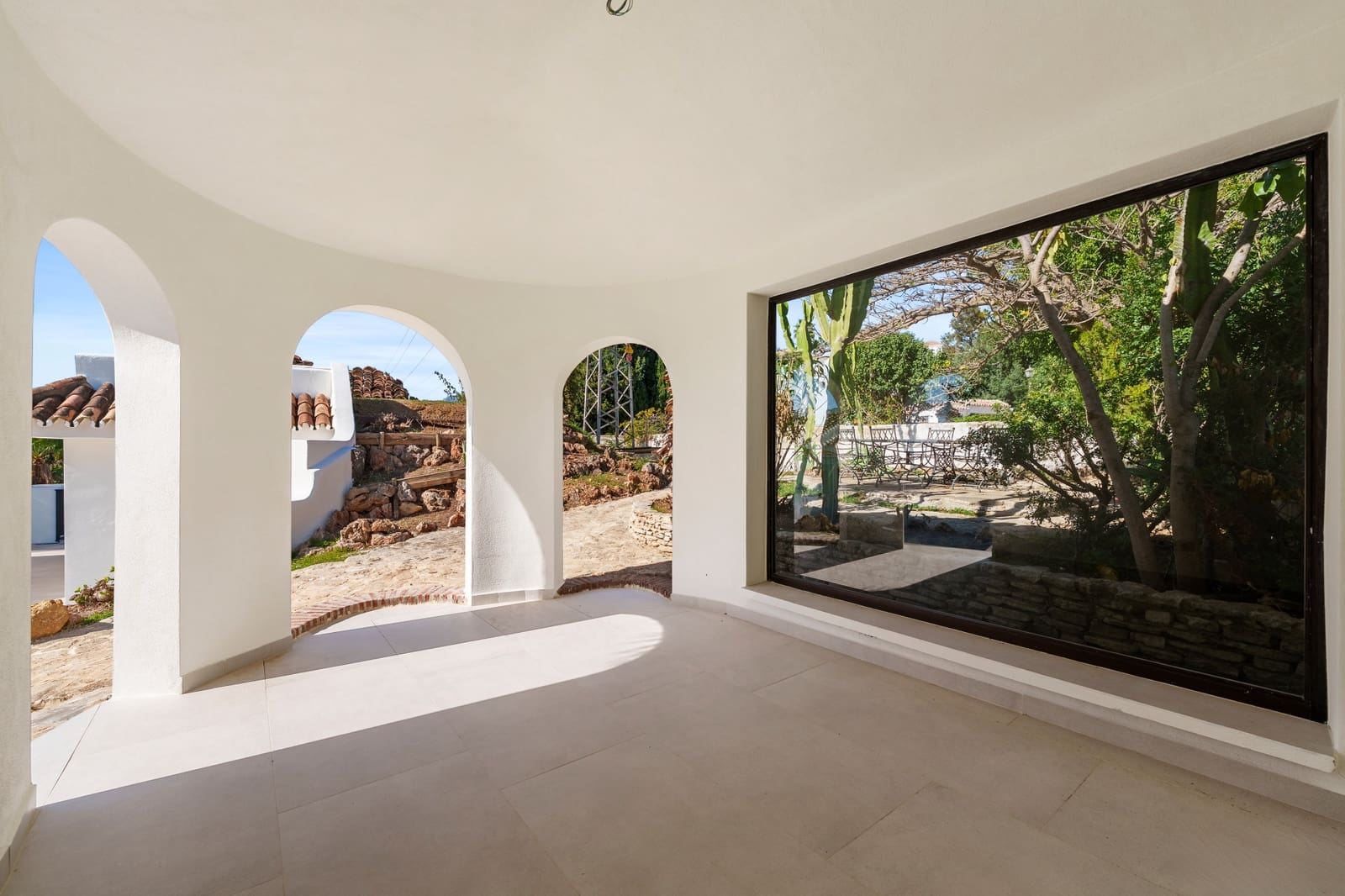 5 bedroom Villa for sale in Marbella with pool garage - € 3,895,000 (Ref: 9731900)
