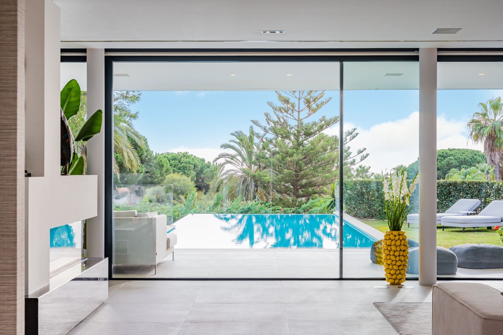 6 sypialnia Willa na sprzedaż w Marbella z basenem garażem - 6 250 000 € (Ref: 9735389)