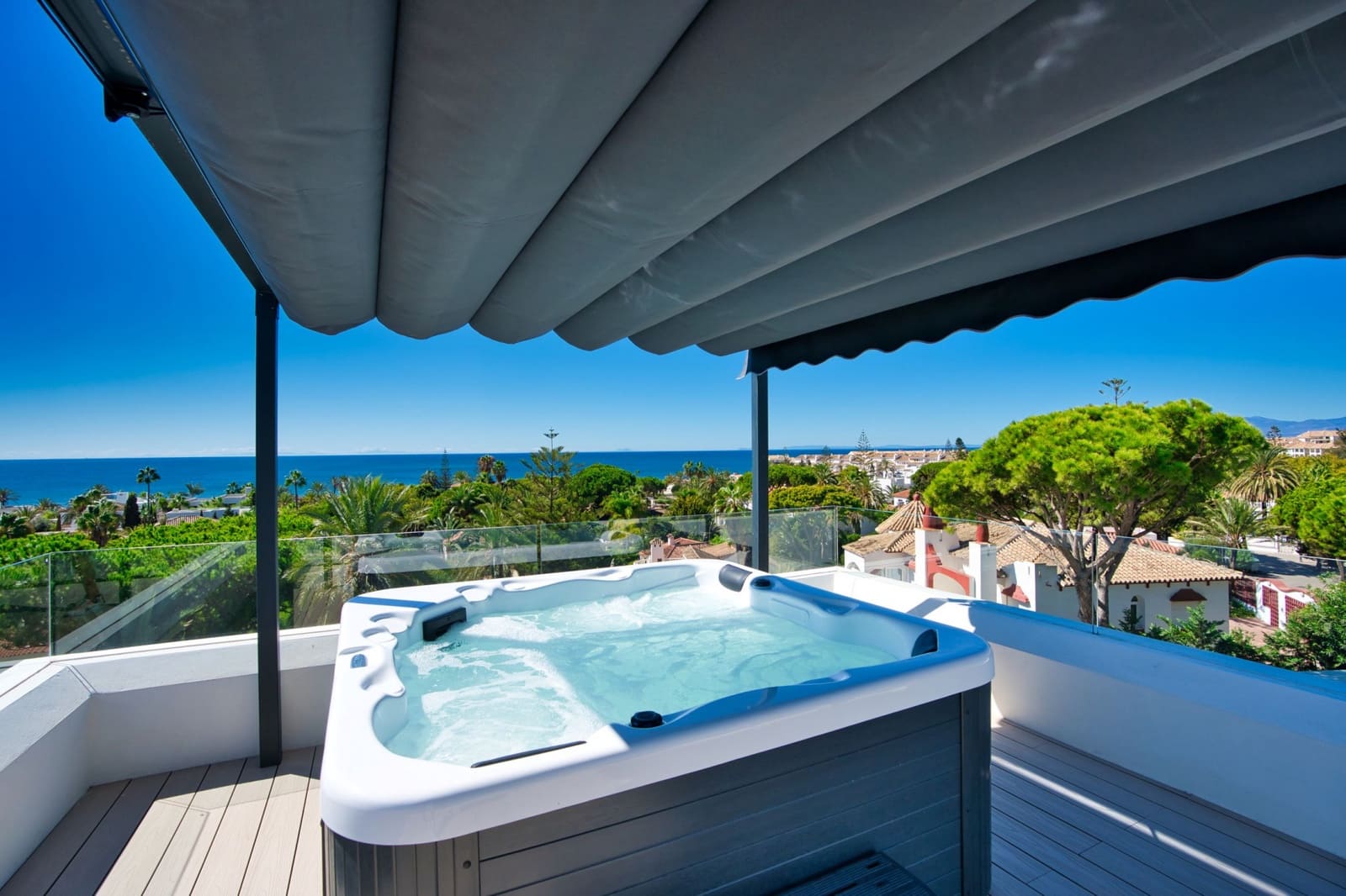 6 sypialnia Willa na sprzedaż w Marbella z basenem garażem - 6 250 000 € (Ref: 9735389)