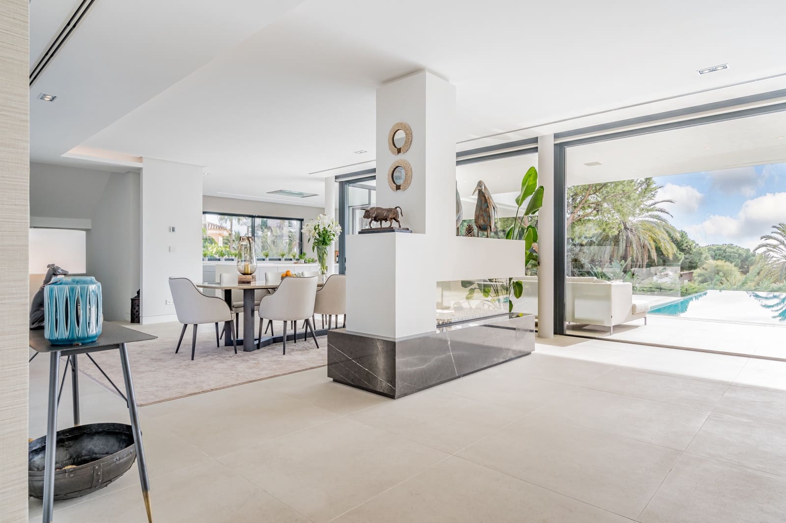 6 sypialnia Willa na sprzedaż w Marbella z basenem garażem - 6 250 000 € (Ref: 9735389)