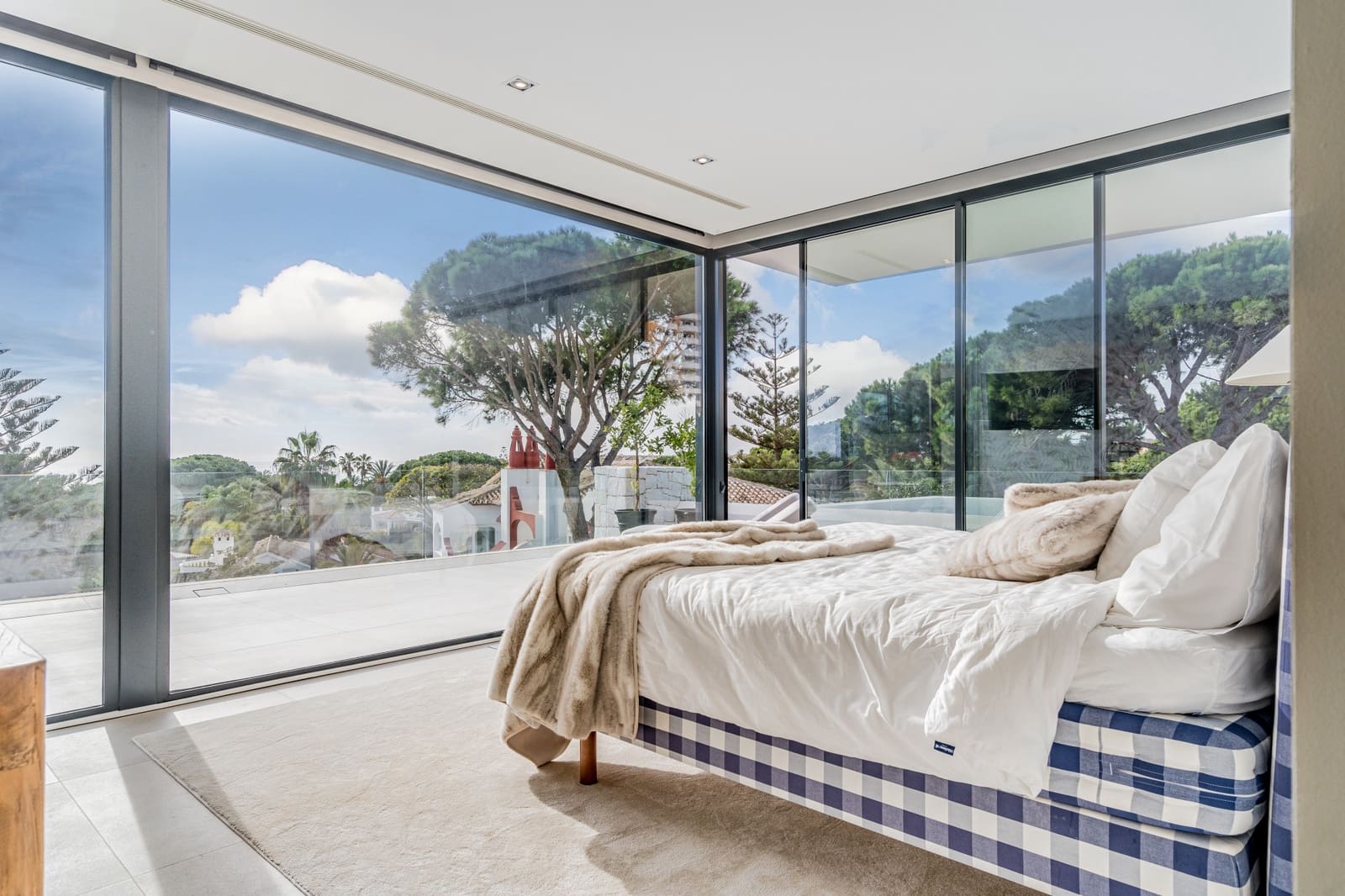 6 sypialnia Willa na sprzedaż w Marbella z basenem garażem - 6 250 000 € (Ref: 9735389)