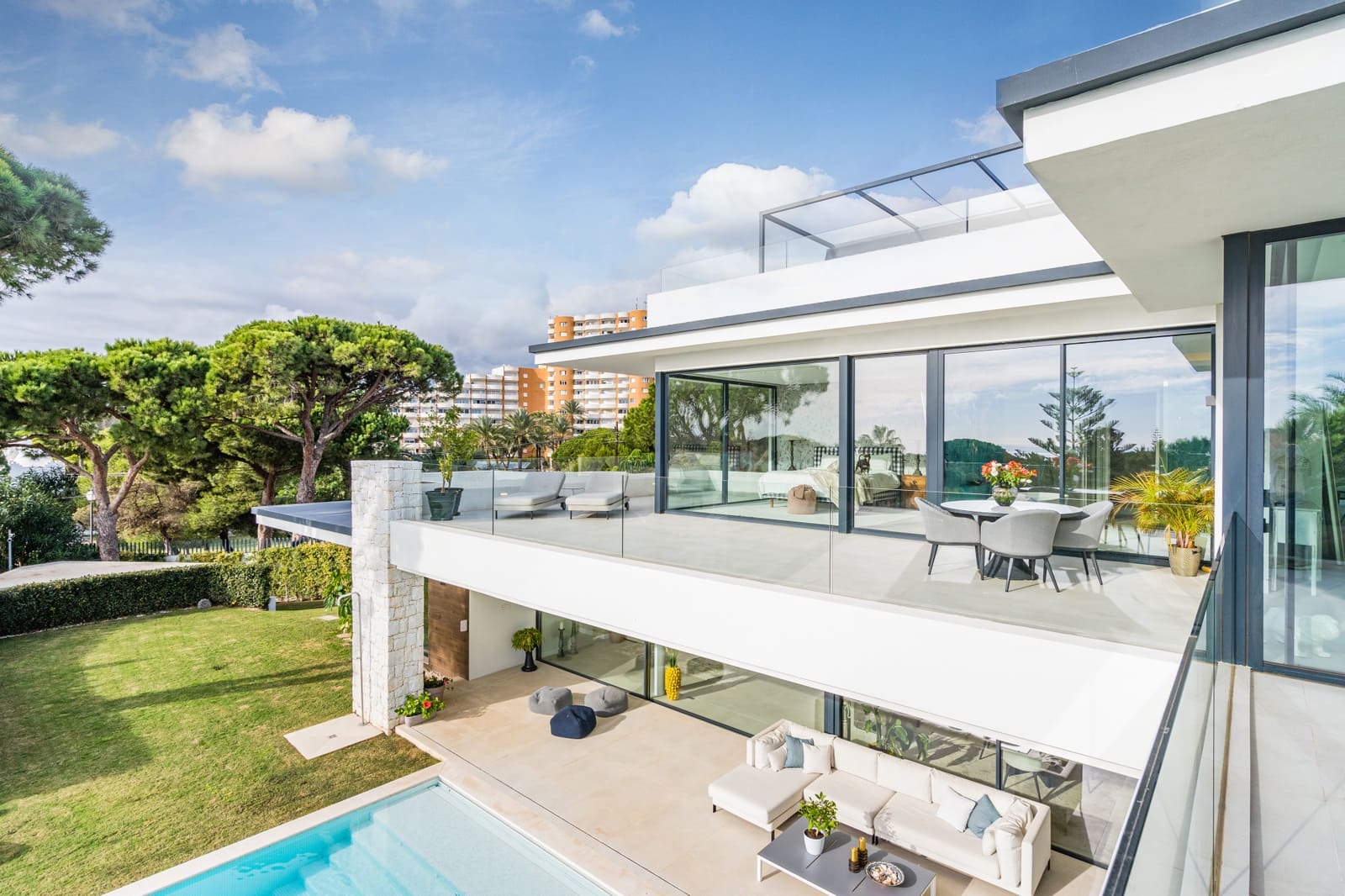 6 sypialnia Willa na sprzedaż w Marbella z basenem garażem - 6 250 000 € (Ref: 9735389)