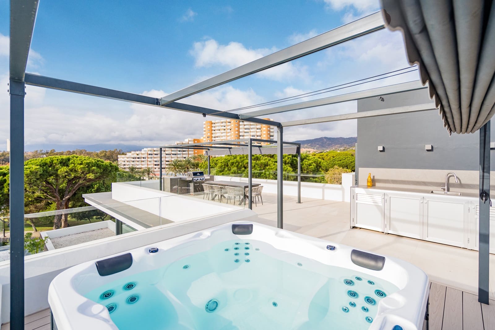 6 sypialnia Willa na sprzedaż w Marbella z basenem garażem - 6 250 000 € (Ref: 9735389)