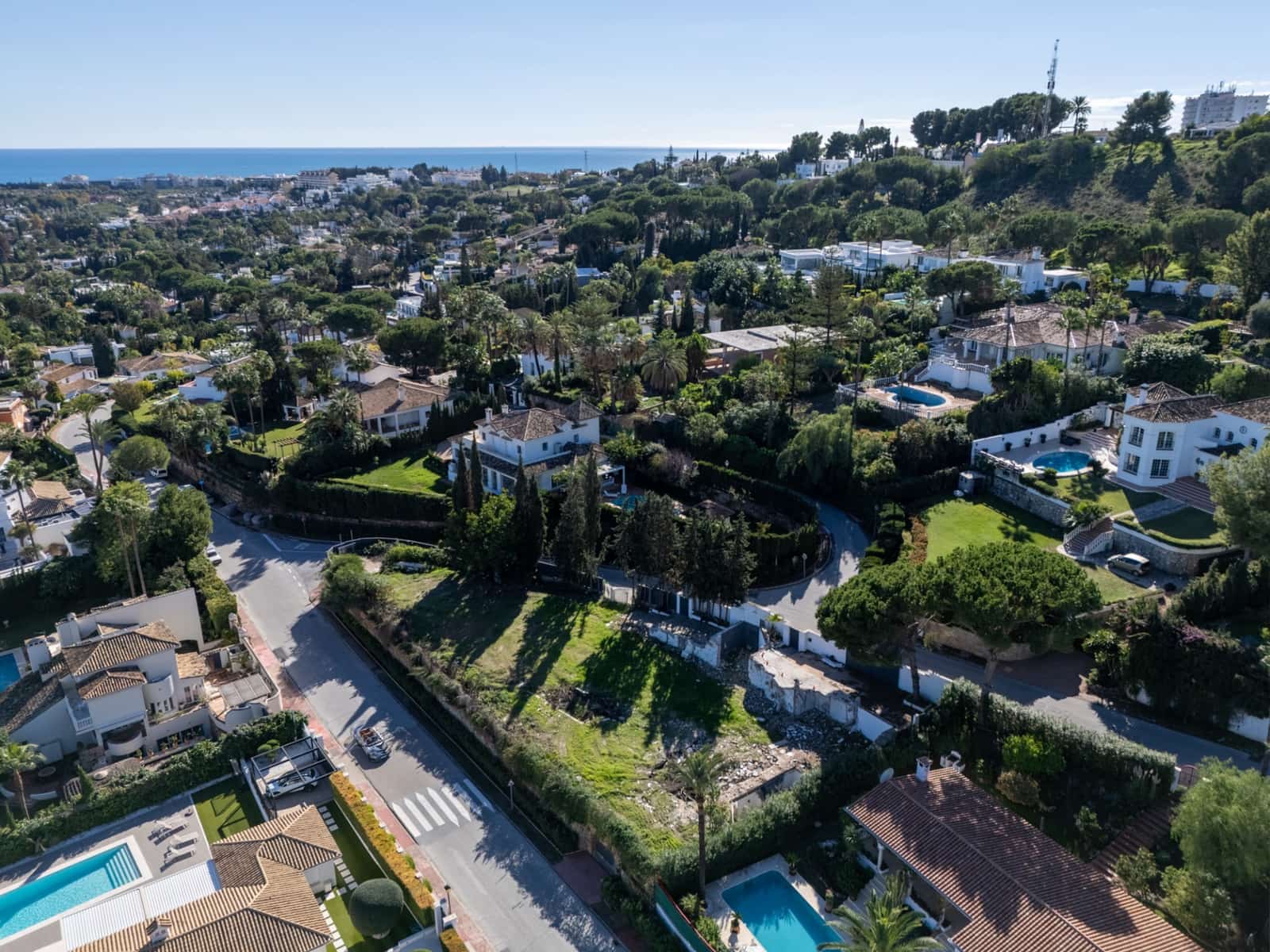 6 bedroom Villa for sale in Nueva Andalucia with pool garage - € 9,450,000 (Ref: 9738386)