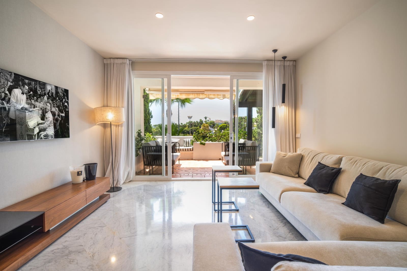 2 slaapkamer Appartement te koop in Marbella met zwembad garage - € 2.600.000 (Ref: 9747744)