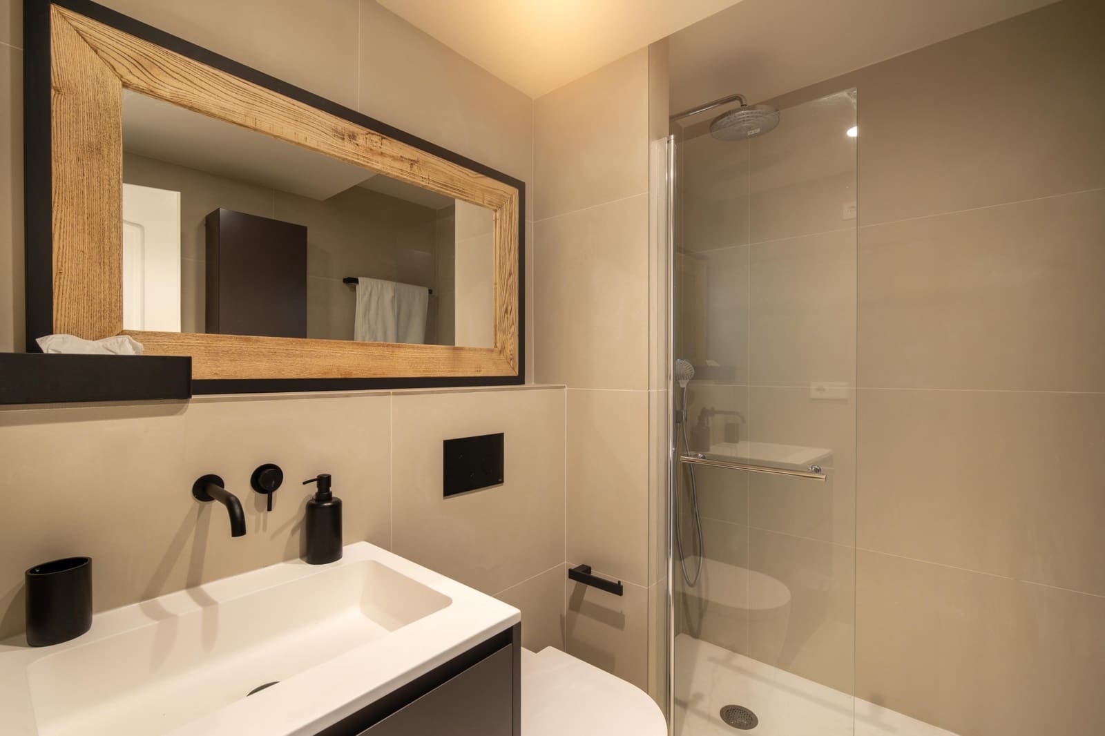 2 slaapkamer Appartement te koop in Marbella met zwembad garage - € 2.600.000 (Ref: 9747744)