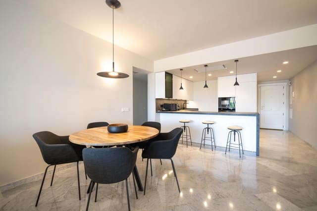 2 sypialnia Apartament na sprzedaż w Marbella z basenem garażem - 2 600 000 € (Ref: 9747744)