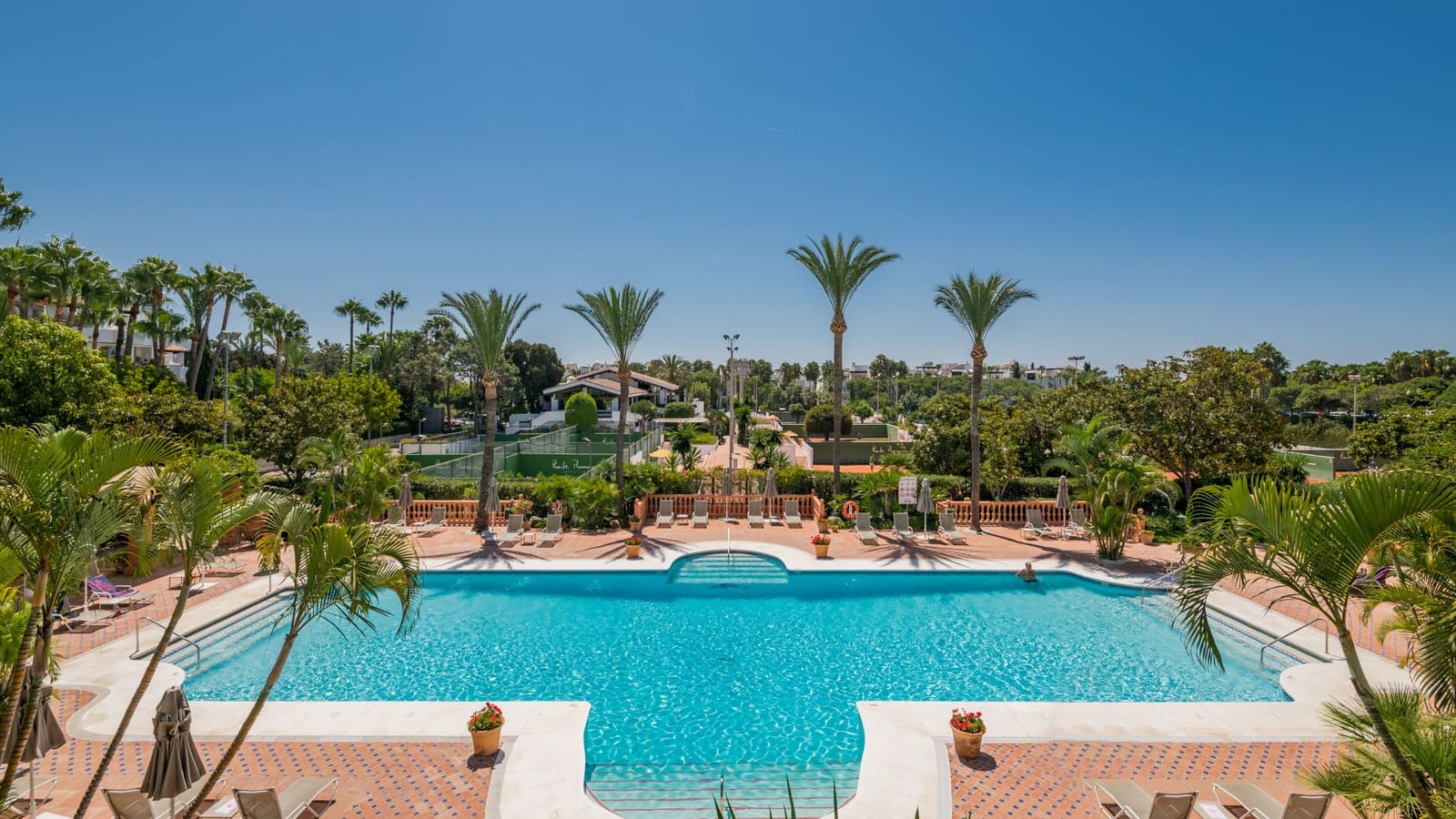 2 slaapkamer Appartement te koop in Marbella met zwembad garage - € 2.600.000 (Ref: 9747744)