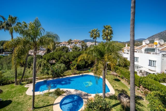 3 chambre Maison de Ville à vendre à Marbella avec piscine garage - 1 695 000 € (Ref: 9751832)