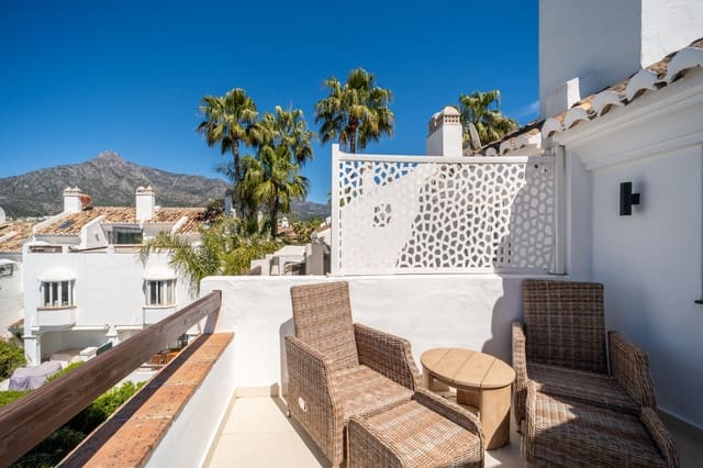 3 chambre Maison de Ville à vendre à Marbella avec piscine garage - 1 695 000 € (Ref: 9751832)