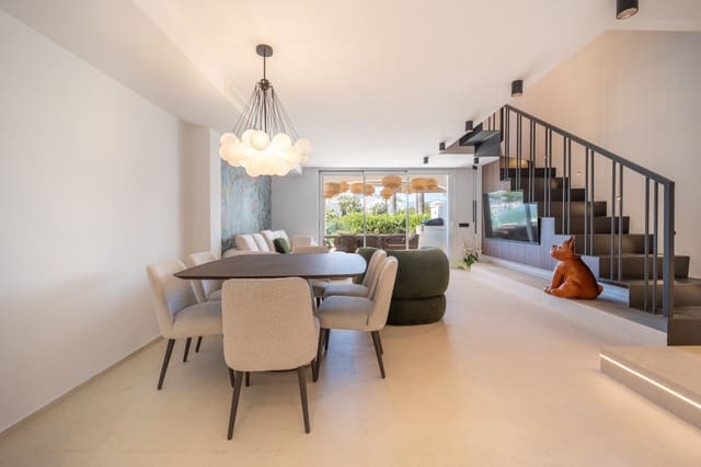 3 soveværelse Byhus til salg i Marbella med swimmingpool garage - € 1.695.000 (Ref: 9751832)