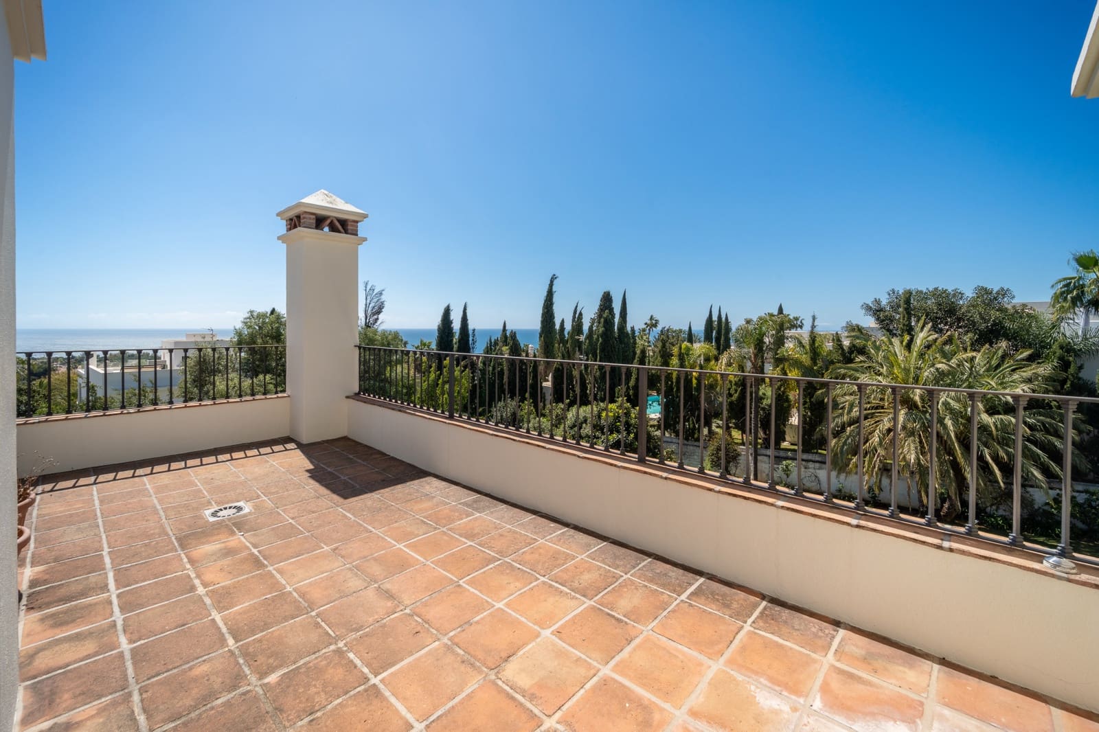 5 sypialnia Willa do wynajęcia w Marbella z basenem garażem - 15 000 € (Ref: 9752467)