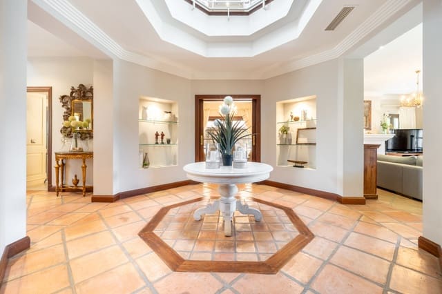 5 sypialnia Willa do wynajęcia w Marbella z basenem garażem - 15 000 € (Ref: 9752467)