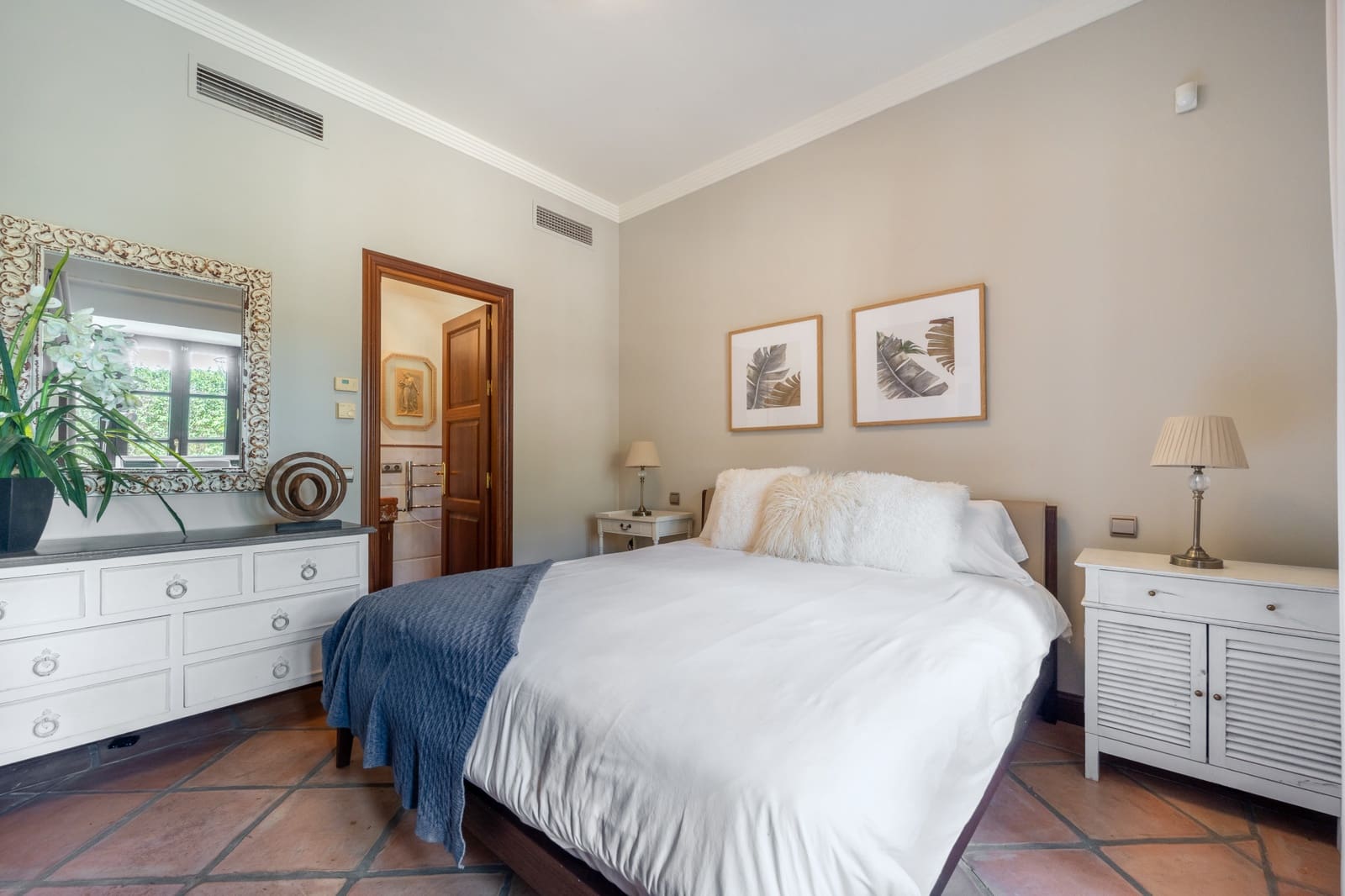 5 soveværelse Villa til leje i Marbella med swimmingpool garage - € 15.000 (Ref: 9752467)