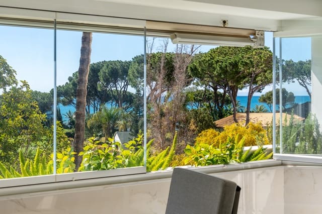 3 bedroom Apartment for sale in Marbella with pool garage - € 2,525,000 (Ref: 9755504)