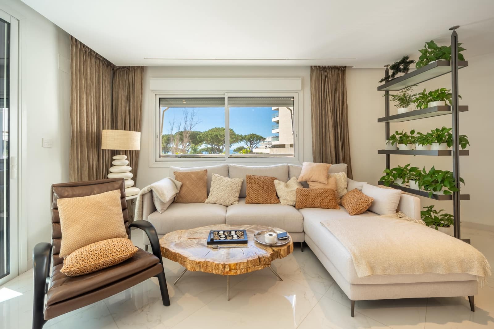 3 bedroom Apartment for sale in Marbella with pool garage - € 2,525,000 (Ref: 9755504)