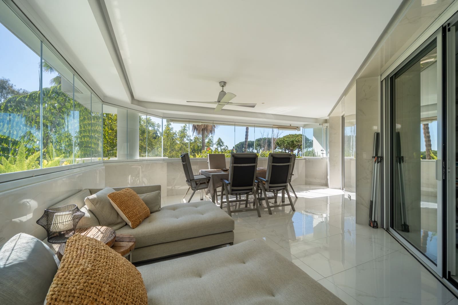 3 bedroom Apartment for sale in Marbella with pool garage - € 2,525,000 (Ref: 9755504)