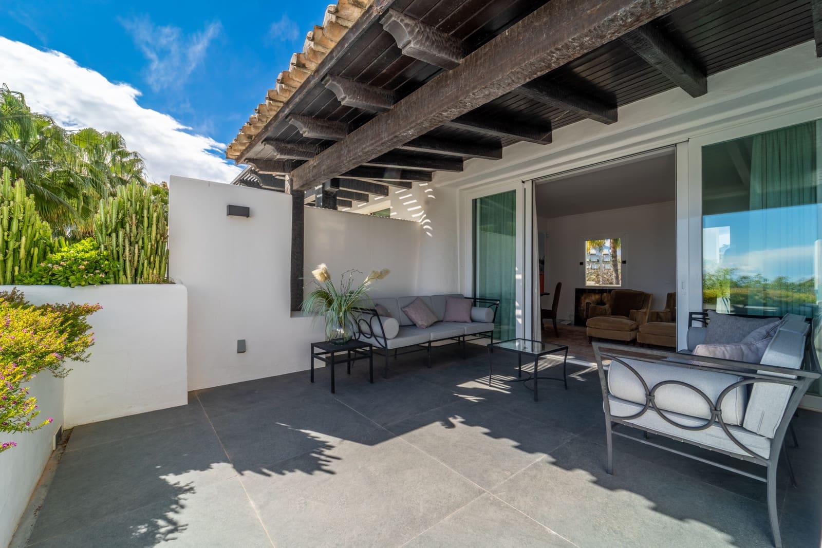 Ático de 3 habitaciones en Marbella en venta con piscina garaje - 6.450.000 € (Ref: 9770408)